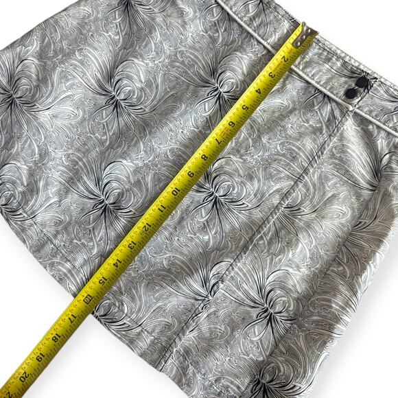 Patagonia Black White Nylon Wrap Skirt / US 8 / Button Out Boardie Lotus Floral - Picture 4 of 5